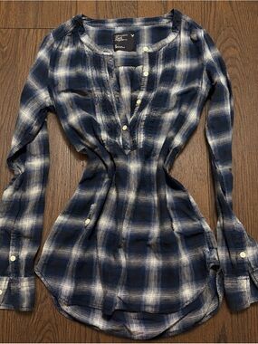 Vintage American Eagle women’s blue plaid long sleeve size 0